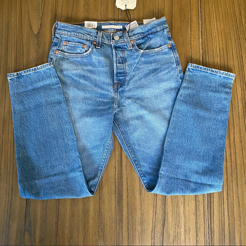 Levi’s Wedgie Icon Fit high rise tapered jeans - Picture 2 of 11